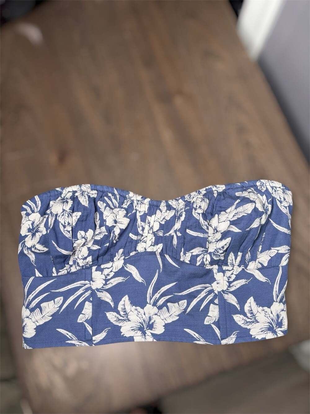 American Eagle Blue White Floral Sweetheart Crop Top M